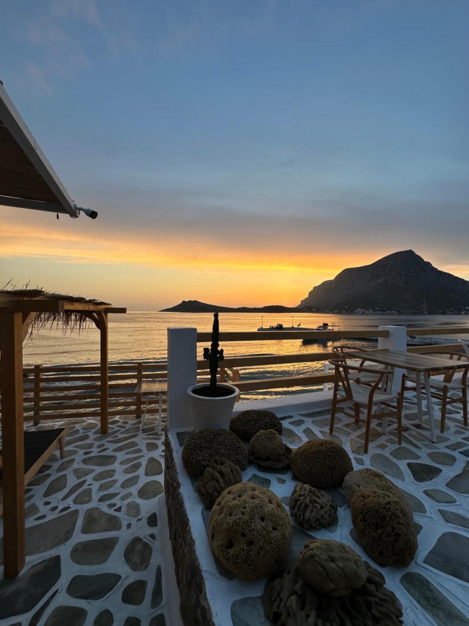Spongia Hotel Suites & Spa Миртеа Экстерьер фото
